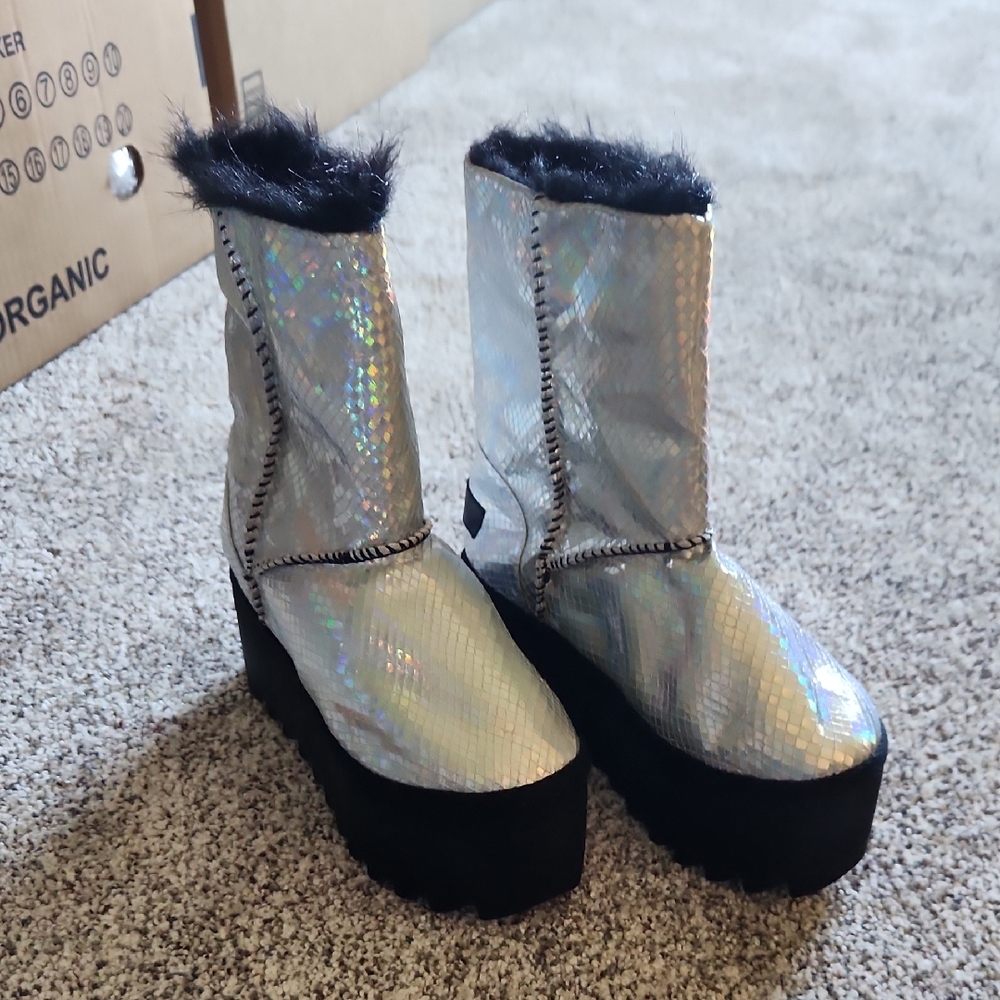Current Mood Holographic Silver Platform Boots - Picture 8 of 8